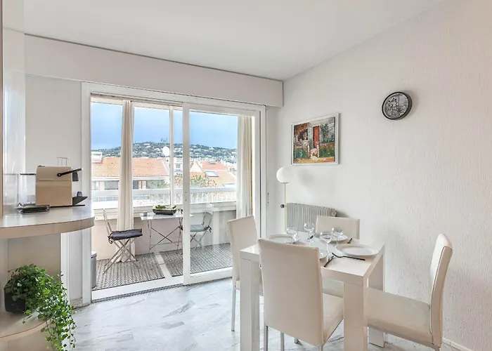 Appartement Cannes Centre Proche De La Croisette!